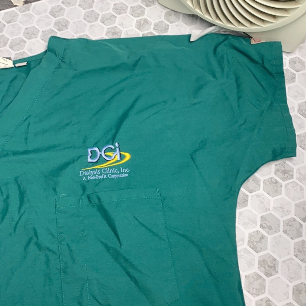 Scrubzone Large V Neck Green Short Sleeve Scrubs - Picture 3 of 6